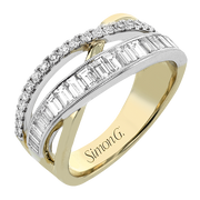 Right Hand Ring in 18k Gold with Diamonds