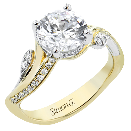 Engagement Ring in 18k Gold with Diamonds