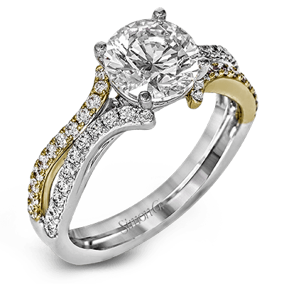 Engagement Ring in 18k Gold with Diamonds