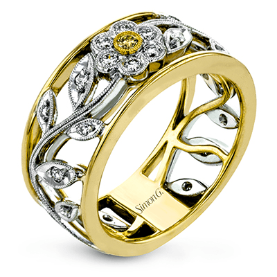 Right Hand Ring in 18k Gold with Diamonds