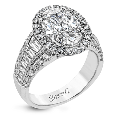 Engagement Ring in 18k Gold with Diamonds