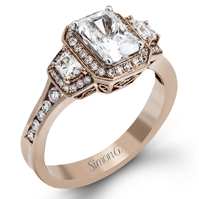 Engagement Ring in 18k Gold with Diamonds