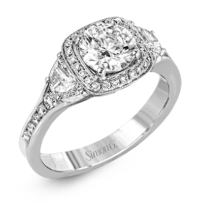 Engagement Ring in 18k Gold with Diamonds