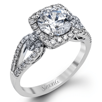 Engagement Ring in 18k Gold with Diamonds