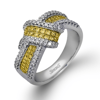 Right Hand Ring in 18k Gold with Diamonds