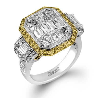 Engagement Ring in 18k Gold with Diamonds