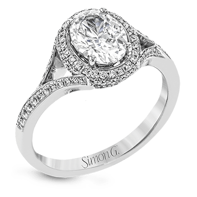 Engagement Ring in 18k Gold with Diamonds