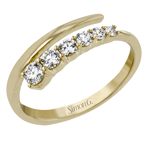 Right Hand Ring in 18k Gold with Diamonds