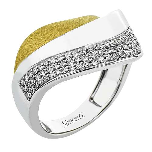 Right Hand Ring in 18k Gold with Diamonds