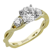 Engagement Ring in 18k Gold