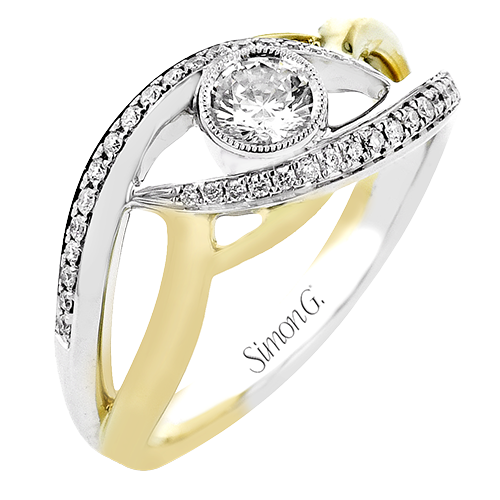 Engagement Ring in 18k Gold with Diamonds