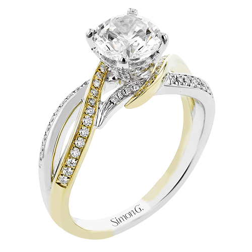 Engagement Ring in 18k Gold with Diamonds