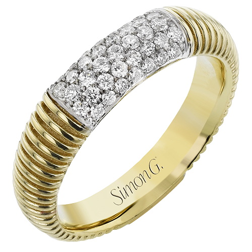 Right Hand Ring in 18k Gold with Diamonds