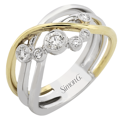 Right Hand Ring in 18k Gold with Diamonds