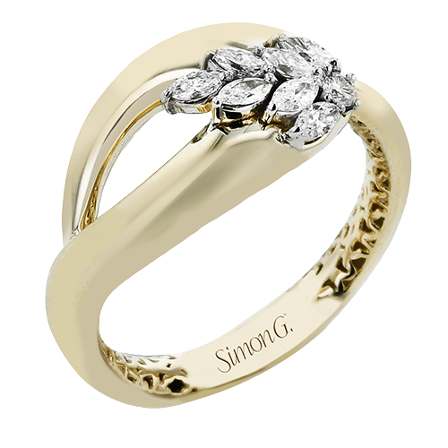 Right Hand Ring in 18k Gold with Diamonds