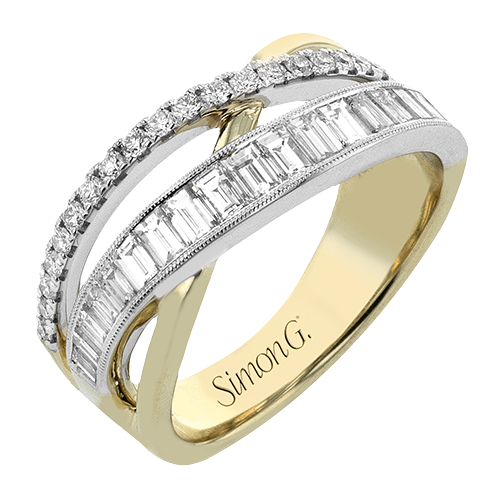 Right Hand Ring in 18k Gold with Diamonds