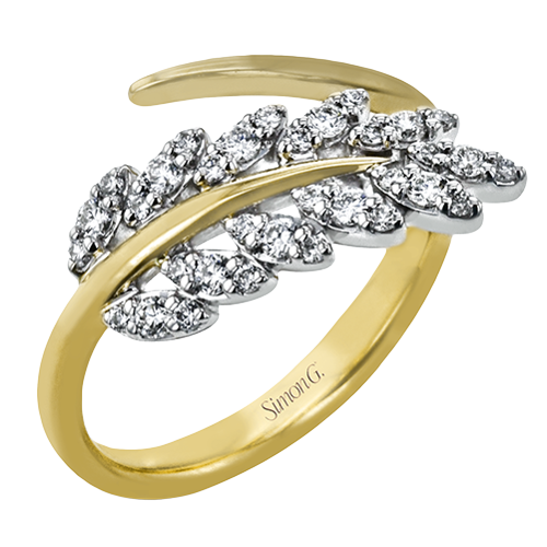 Right Hand Ring in 18k Gold with Diamonds